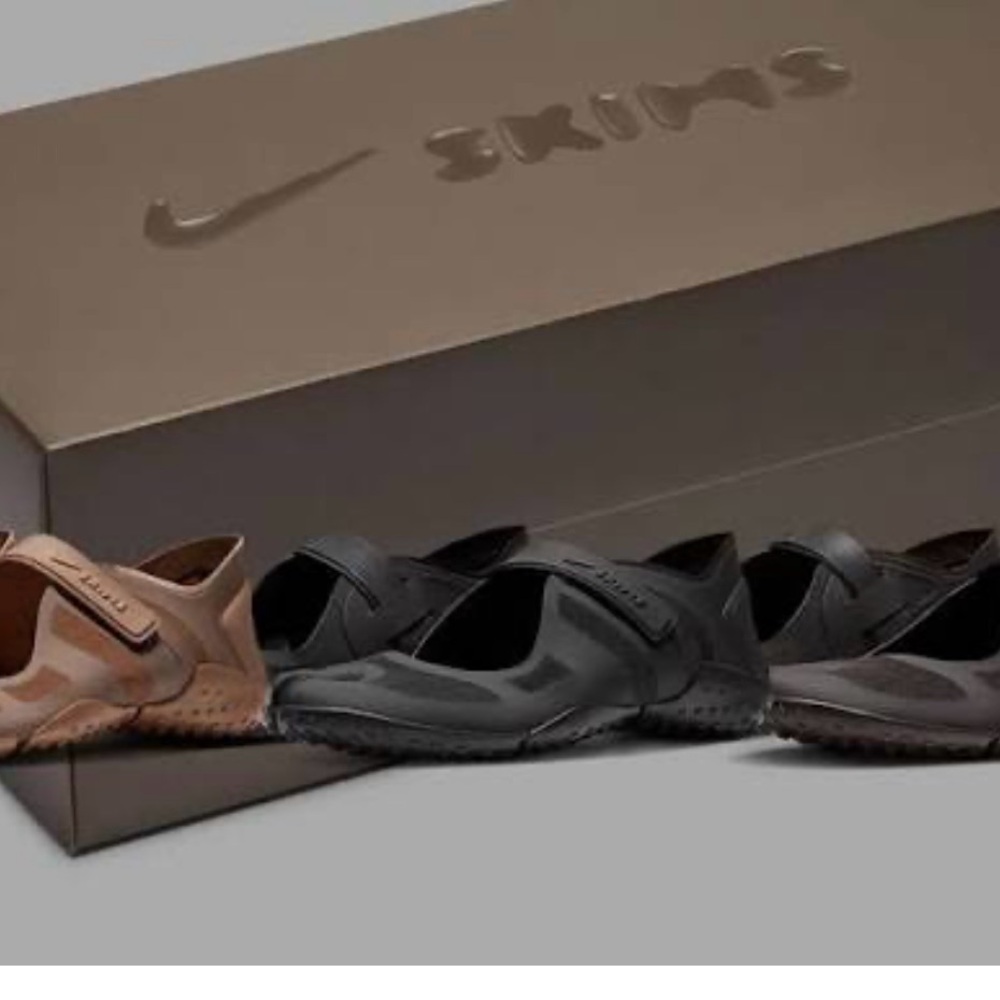 SKIMS Brown Split-Toe Mary Jane Athletic Flat 8.5 new - Picture 3 of 6